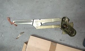 ELEVALUNAS DELANTERO IZQUIERDO MANUAL