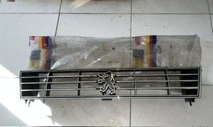 REJILLA DELANTERA PEUGEOT 505 2.5 DIESEL