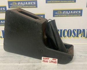 MUEBLE DE RADIO Y DE PALANCA DE CAMBIOS SEAT 1200 SPORT