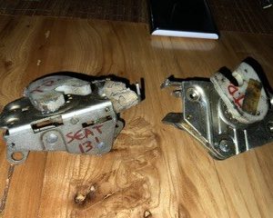 CERRADURA TRASERA DERECHA SEAT 131