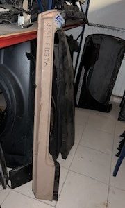 TALONERA, ESTRIBERA IZQUIERDA FORD FIESTA MK1 2 PUERTAS